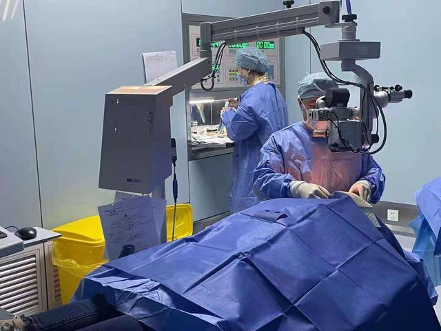 上海三焦晶体植入手术